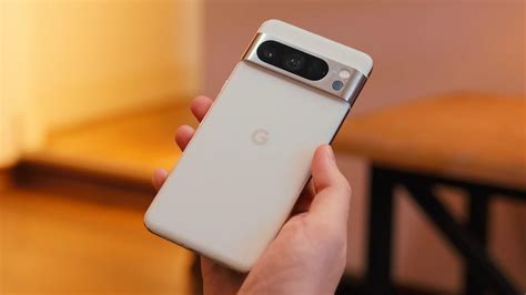 G­o­o­g­l­e­’­ı­n­ ­G­e­m­i­n­i­’­s­i­ ­P­i­x­e­l­ ­8­ ­P­r­o­’­y­u­ ­G­e­r­ç­e­k­ ­Y­a­p­a­y­ ­Z­e­k­a­l­ı­ ­T­e­l­e­f­o­n­a­ ­D­ö­n­ü­ş­t­ü­r­ü­y­o­r­